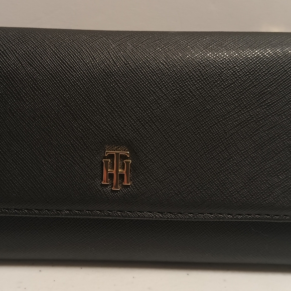 TOMMY HILFIGER WALLET - Picture 1 of 11
